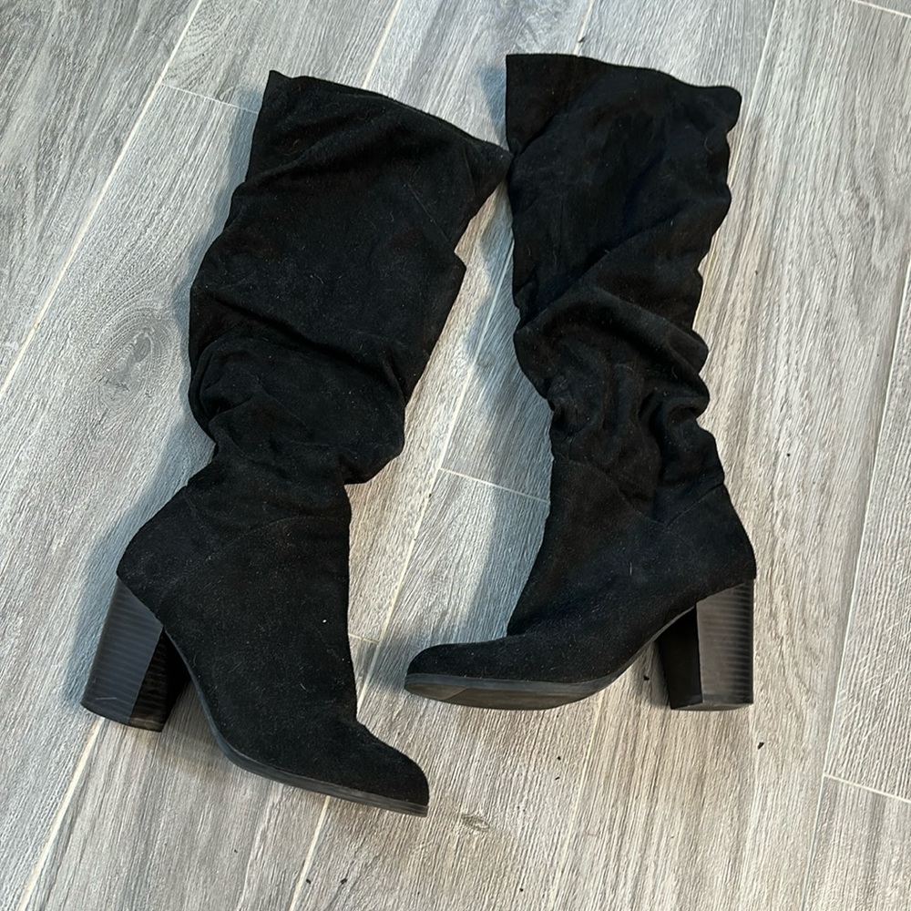 Material Girl boots size 7 preowned very comfortable elastic back for wide calf